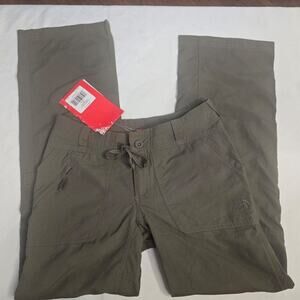 Womens The North Face cargo pants size 0 new with tags!